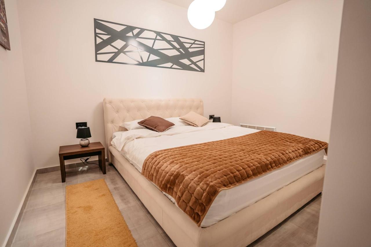 Magico Rooms & Apartments Ni Buitenkant foto