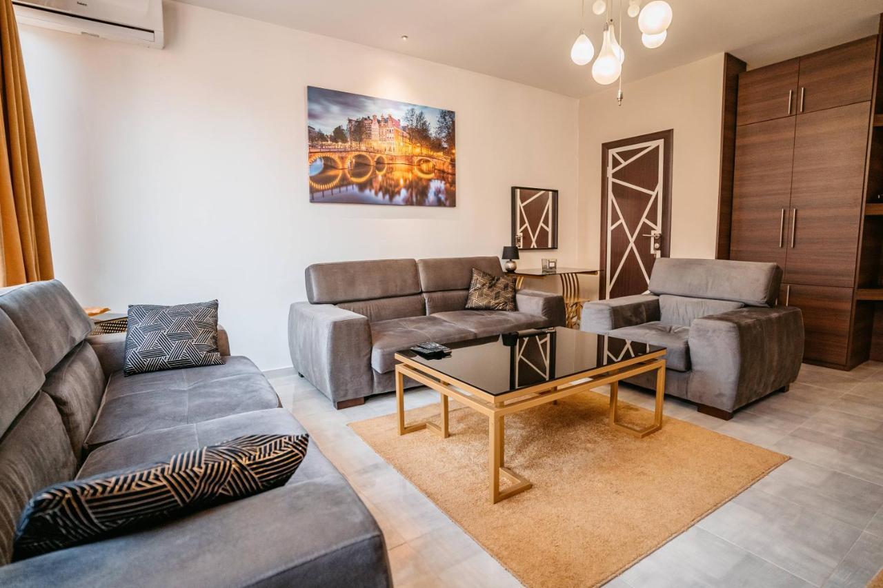 Magico Rooms & Apartments Ni Buitenkant foto