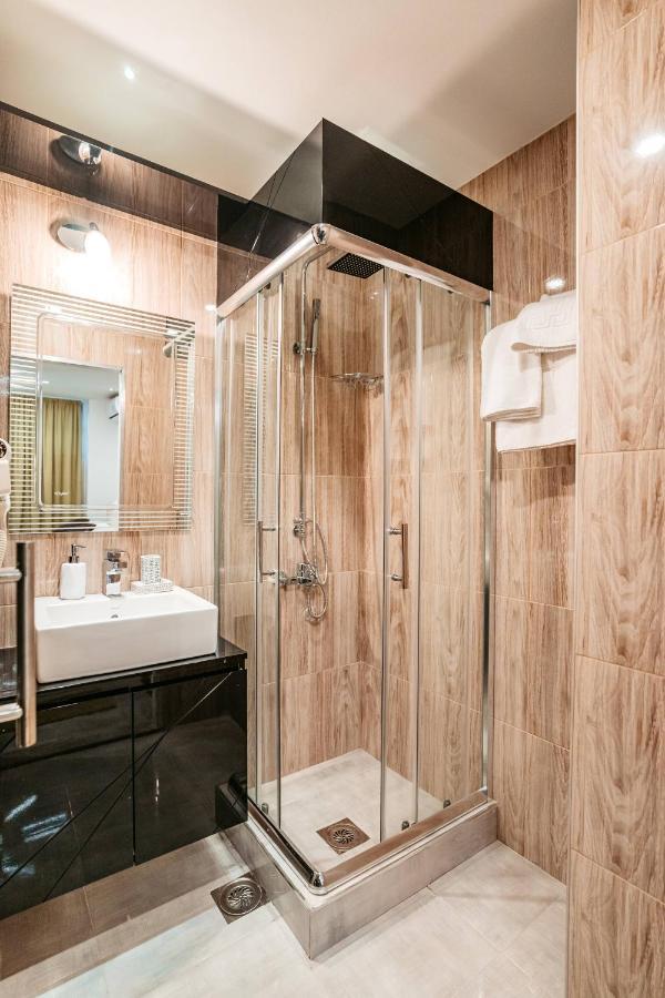 Magico Rooms & Apartments Ni Buitenkant foto