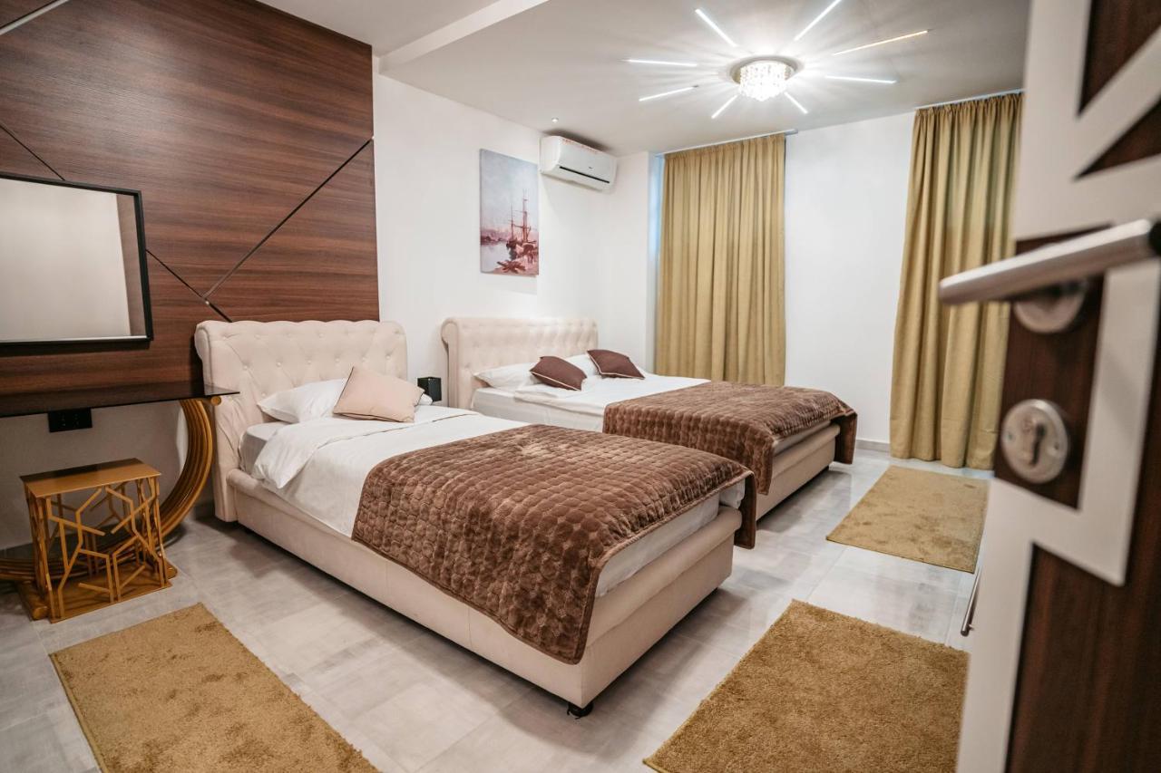Magico Rooms & Apartments Ni Buitenkant foto