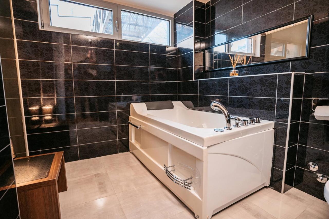 Magico Rooms & Apartments Ni Buitenkant foto