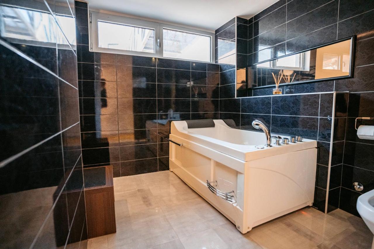 Magico Rooms & Apartments Ni Buitenkant foto